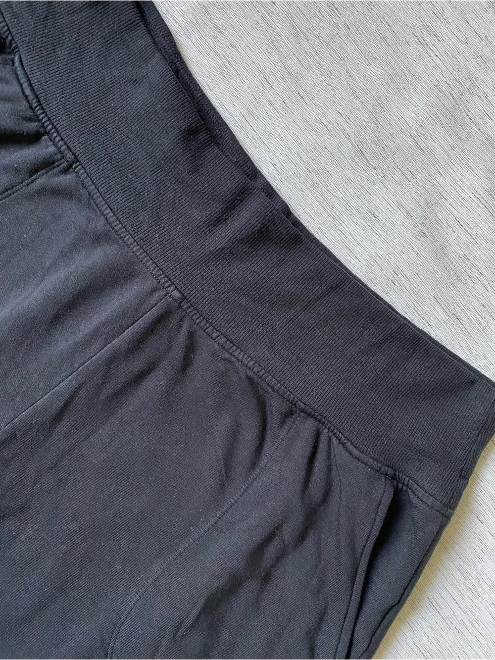 Athleta Black women’s jogger Pants Soft Tencel Blend High Rise pockets
